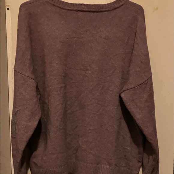 Light Purple and gray Philosophy sweater with stars. - Picture 5 of 5